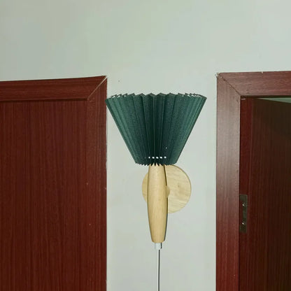 Petal Lamp: Applique Murale en Bois de Style Nordique, Design Plissé Ancien