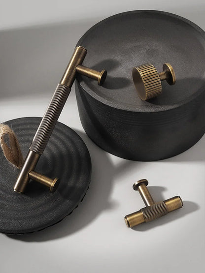 Poignée de Meuble Laiton Antique, Finition Bronze
