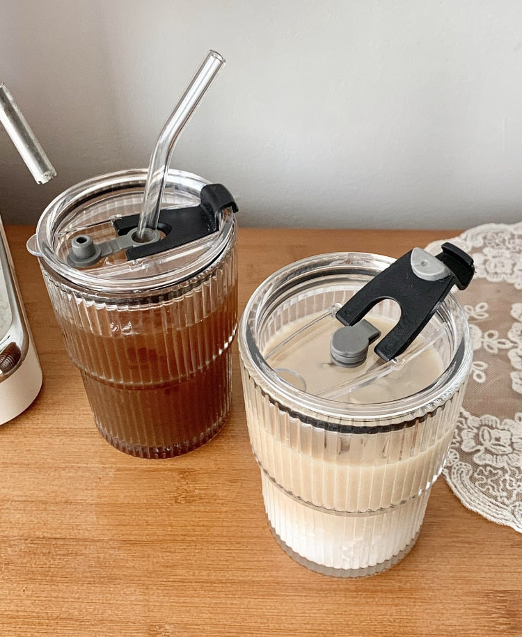 Gobelet Iced Coffee en Verre Ondulé, Couvercle & Paille