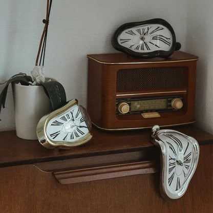 Horloge Design Silencieuse Effet Fondant pour Intérieur Moderne