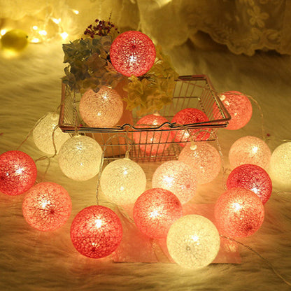 Cotton Ball Garland Light - Guirlande Lumineuse Boules de Coton - USB ou à Piles - Éclairage d'Ambiance Chaleureux - Différentes Longueurs et Couleurs - Idéale pour la Décoration Intérieure et les Cadeaux