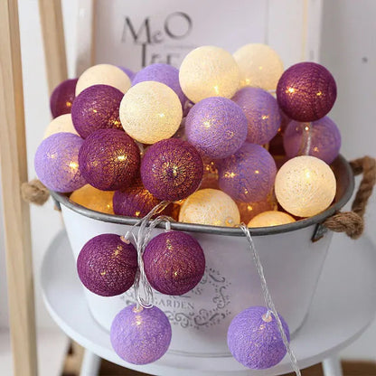 Cotton Ball Garland Light - Guirlande Lumineuse Boules de Coton - USB ou à Piles - Éclairage d'Ambiance Chaleureux - Différentes Longueurs et Couleurs - Idéale pour la Décoration Intérieure et les Cadeaux
