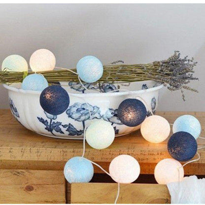 Cotton Ball Garland Light - Guirlande Lumineuse Boules de Coton - USB ou à Piles - Éclairage d'Ambiance Chaleureux - Différentes Longueurs et Couleurs - Idéale pour la Décoration Intérieure et les Cadeaux