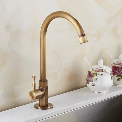 Robinet de Cuisine Vintage – Finition en Laiton Antique avec Design Élégant