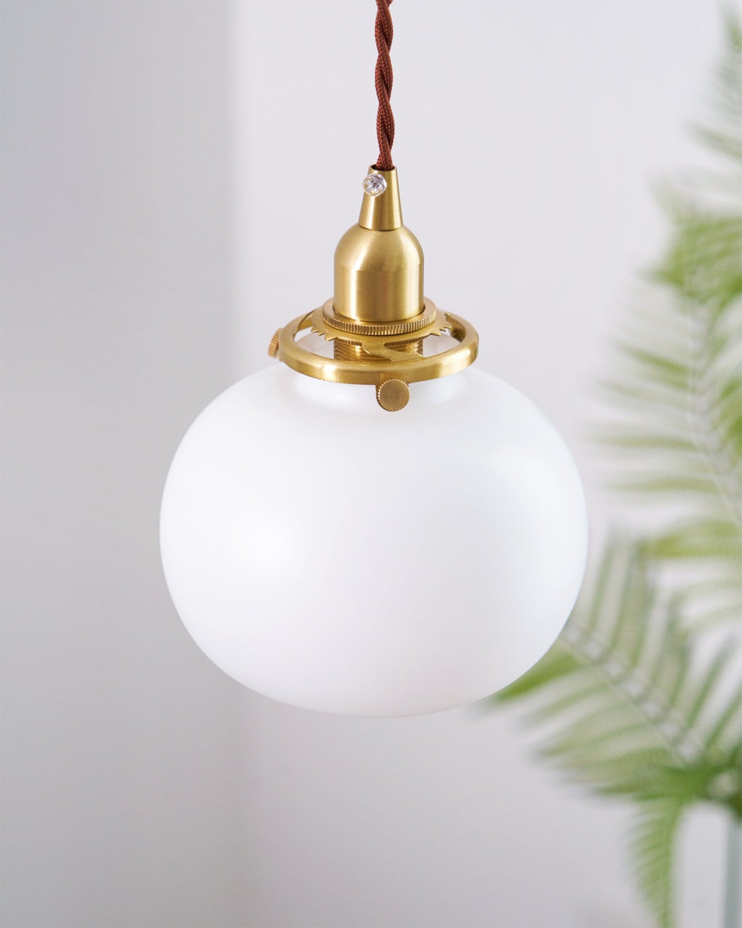 Lampe Suspendue Rétro en Verre Soufflé à la Main – Élégance Vintage pour Tous les Intérieurs