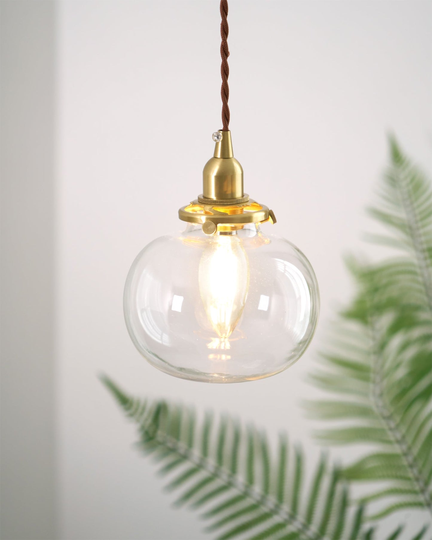 Lampe Suspendue Rétro en Verre Soufflé à la Main – Élégance Vintage pour Tous les Intérieurs