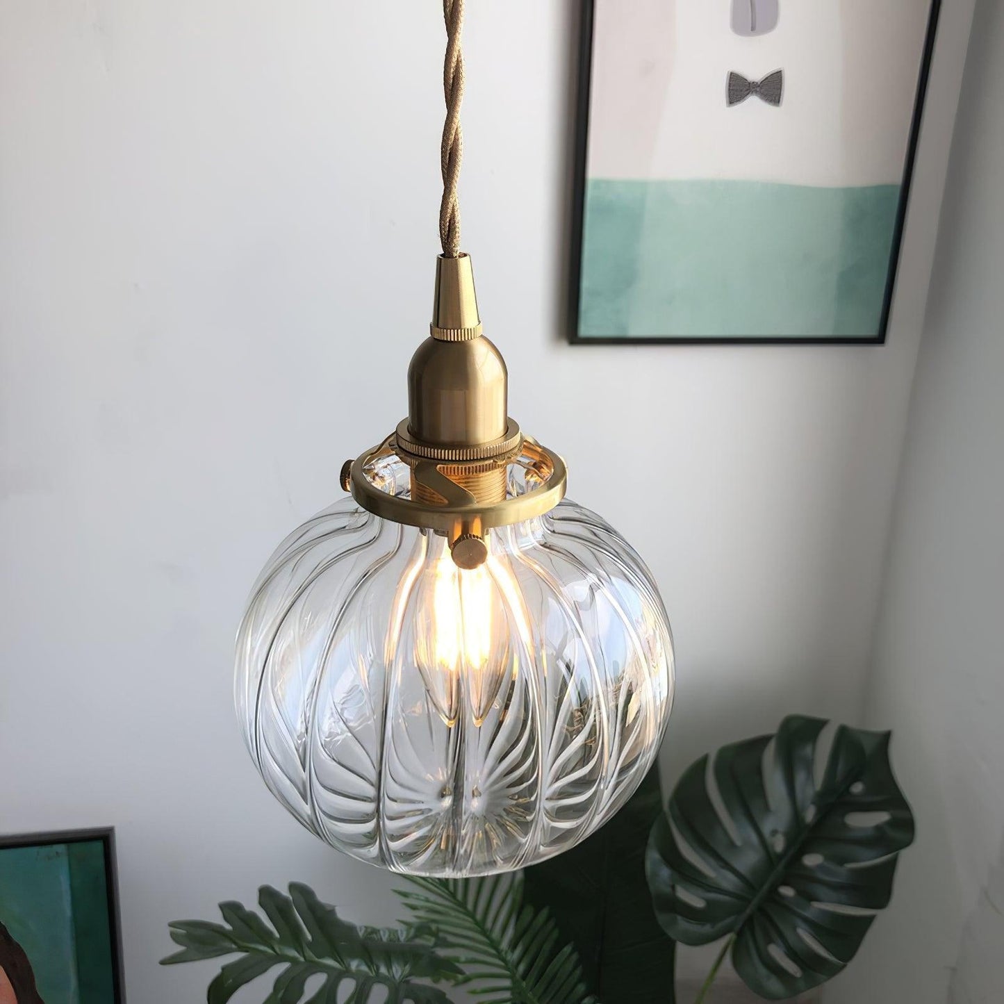 Lampe Suspendue Rétro en Verre Soufflé à la Main – Élégance Vintage pour Tous les Intérieurs
