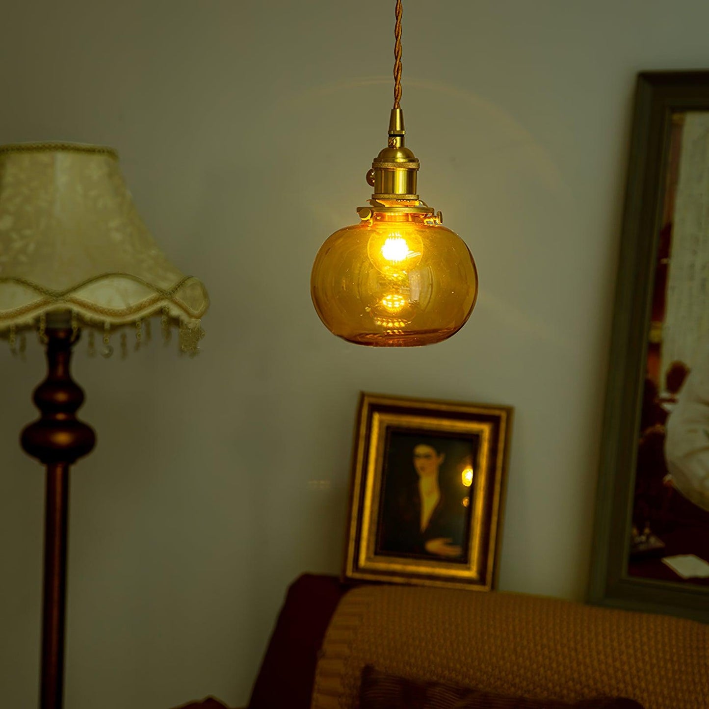 Lampe Suspendue Rétro en Verre Soufflé à la Main – Élégance Vintage pour Tous les Intérieurs