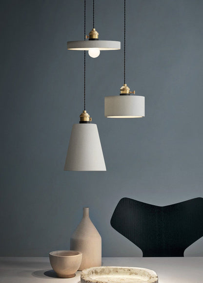 Suspension Béton Vasa avec Douille Laiton Design Brut
