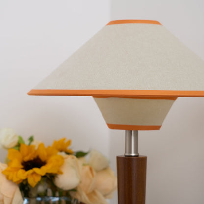 Lampe de Table Talonwood en Bois et Tissu
