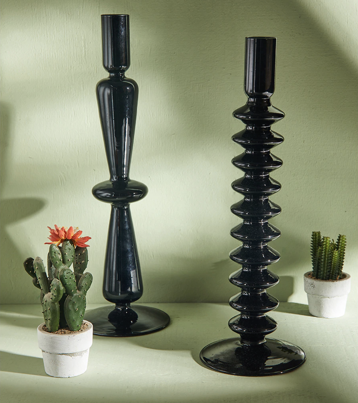 Bougeoirs en Verre Trampoline – Design Géométrique Coloré