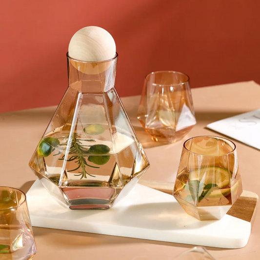 Ensemble de Verres en Forme de Diamant – Élégance Lumineuse pour Vos Boissons