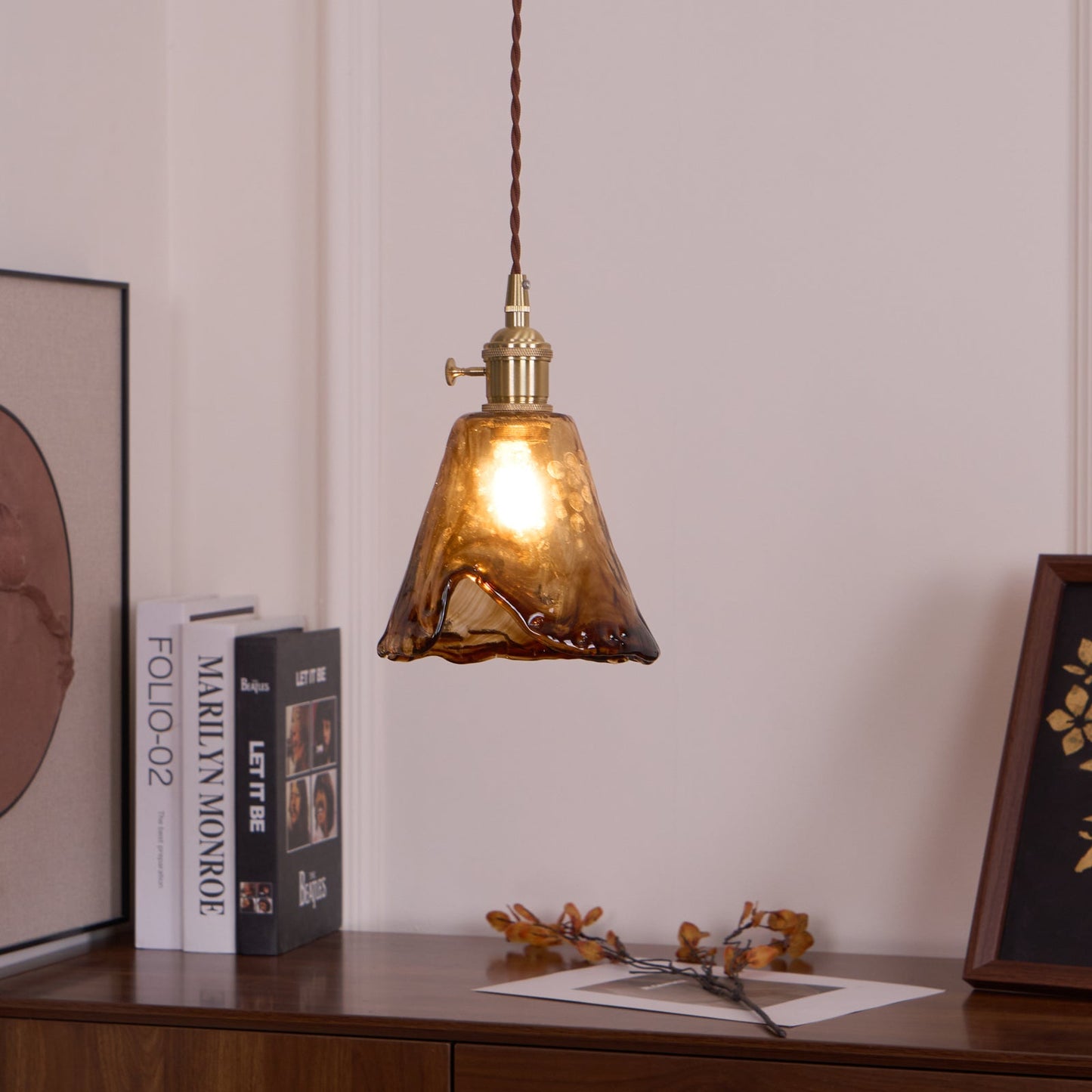 Suspension en Verre et Laiton – Élégance Vintage pour un Intérieur Raffiné