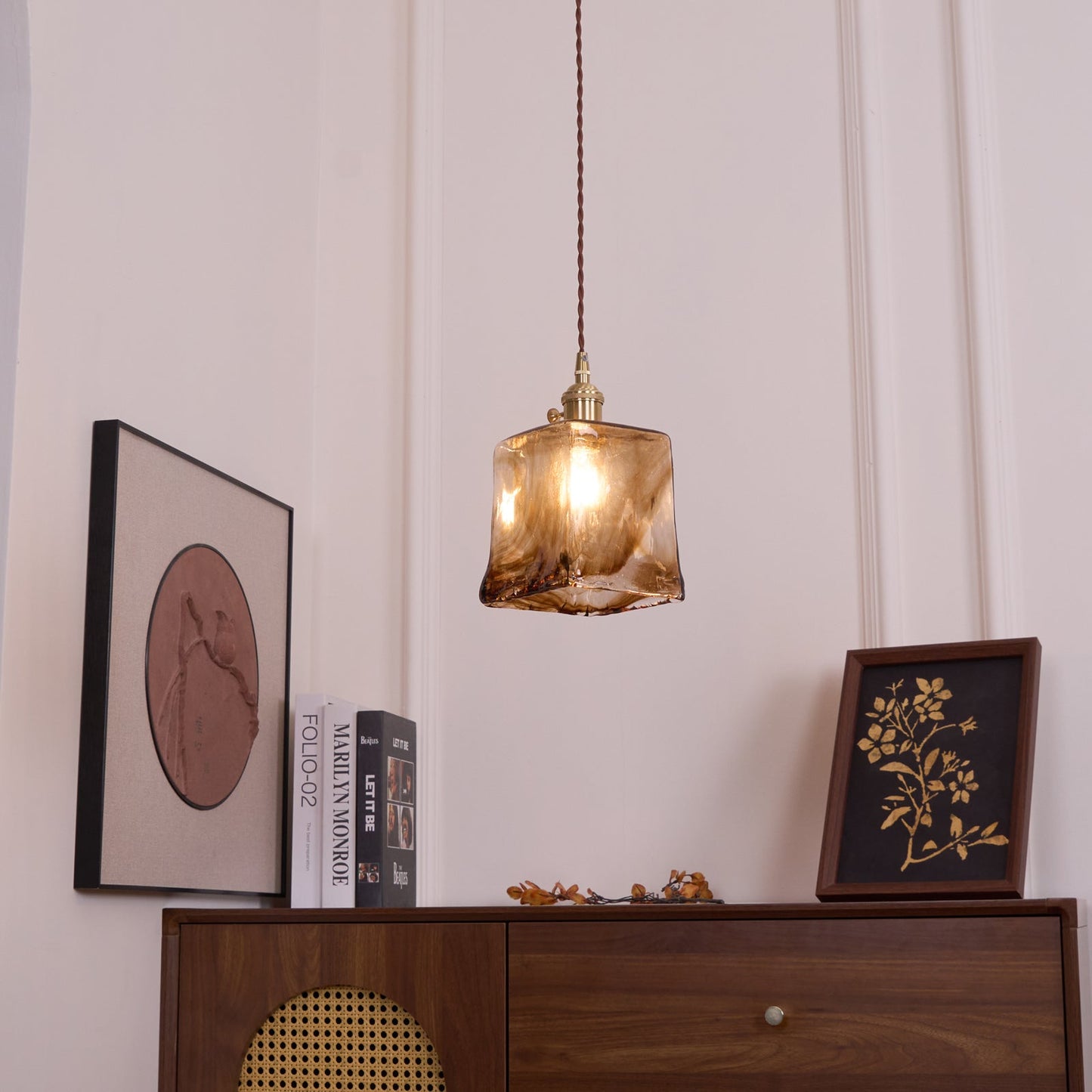 Suspension en Verre et Laiton – Élégance Vintage pour un Intérieur Raffiné