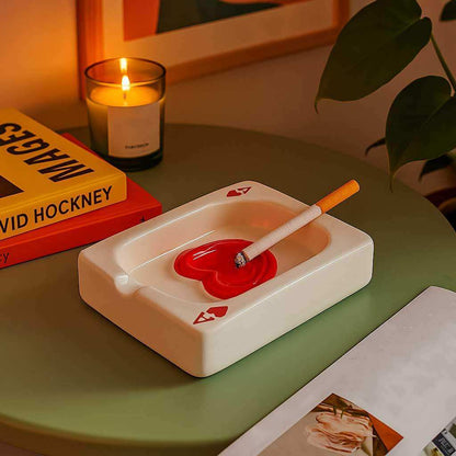 Cendrier Carte As de Cœur – Accessoire en Céramique Élégant pour Fumeurs