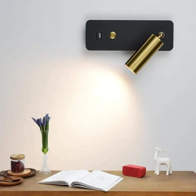 Applique Murale LED Noire et Dorée avec Port USB