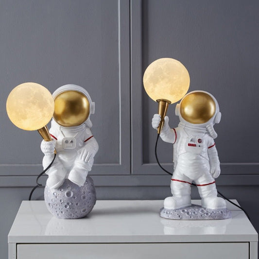 Lampe Astronaute Suspendue – Illuminez votre espace avec un charme venu de l’espace