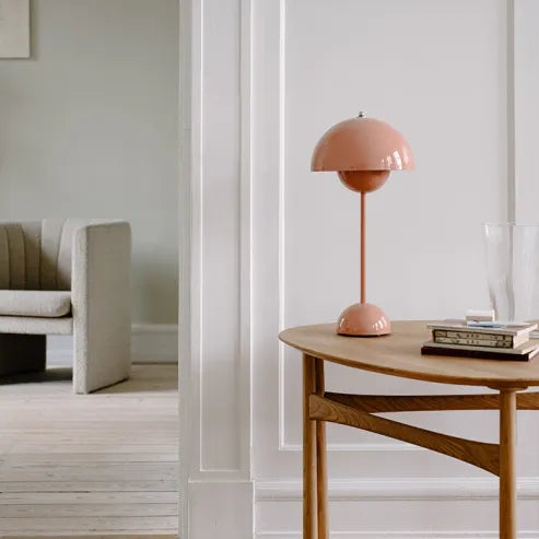 Flowerpot VP9 | Lampe de Table Minimaliste en Métal | Design Créatif et Élégant