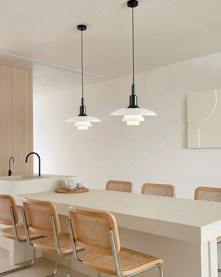 Suspension Danoise en Verre Opalin – Style Scandinave