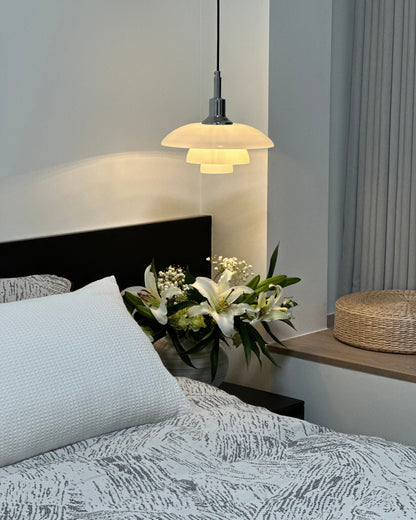 Suspension Danoise en Verre Opalin – Style Scandinave