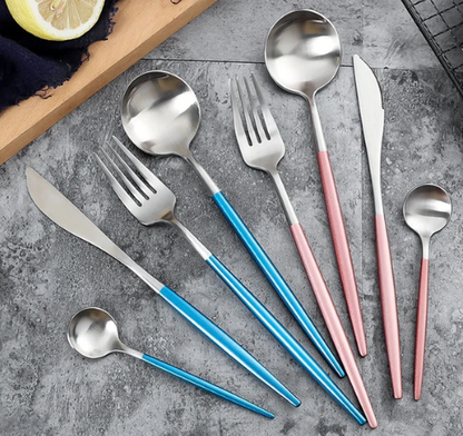 Luxueux ensemble de couverts 24 pièces en acier inoxydable or-argent - Elégance et raffinement