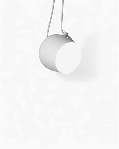 Lampe Aim de Style Industriel – Élégance Métallique et Fonctionnalité Moderne