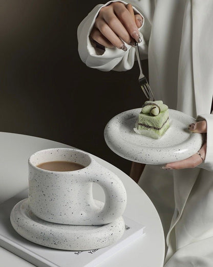 Tasse Chubby en Céramique avec Soucoupe, Fait Main