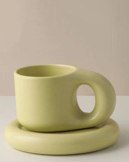 Tasse Chubby en Céramique avec Soucoupe, Fait Main