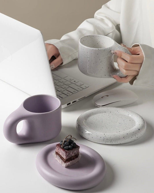 Tasse Chubby en Céramique avec Soucoupe, Fait Main