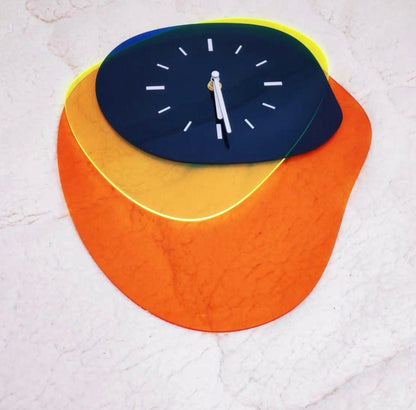 Horloge Murale Abstraite en Acrylique Transparent – Design Moderne et Artistique