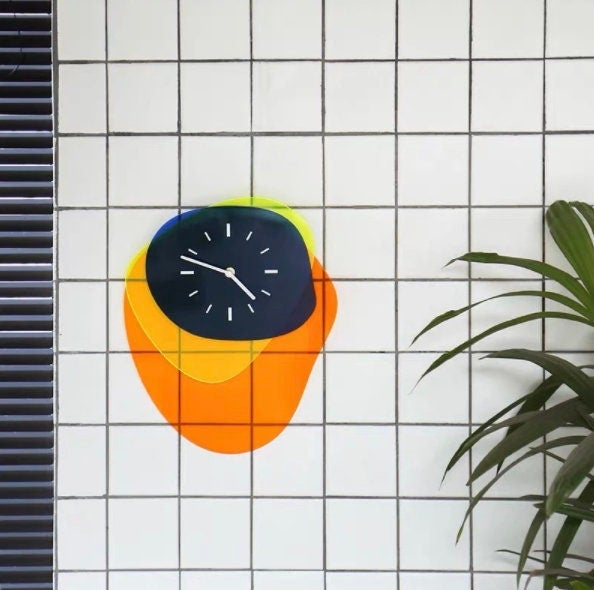 Horloge Murale Abstraite en Acrylique Transparent – Design Moderne et Artistique