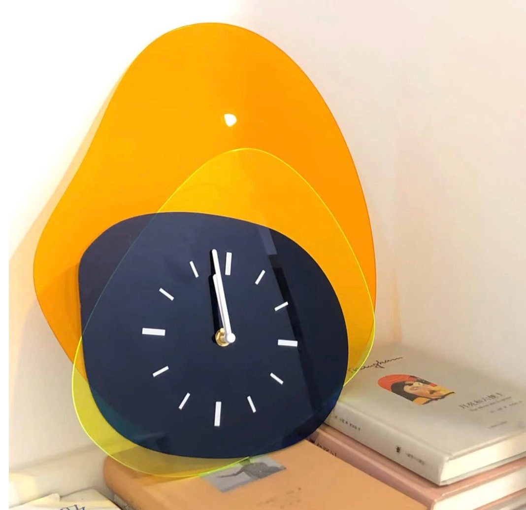 Horloge Murale Abstraite en Acrylique Transparent – Design Moderne et Artistique