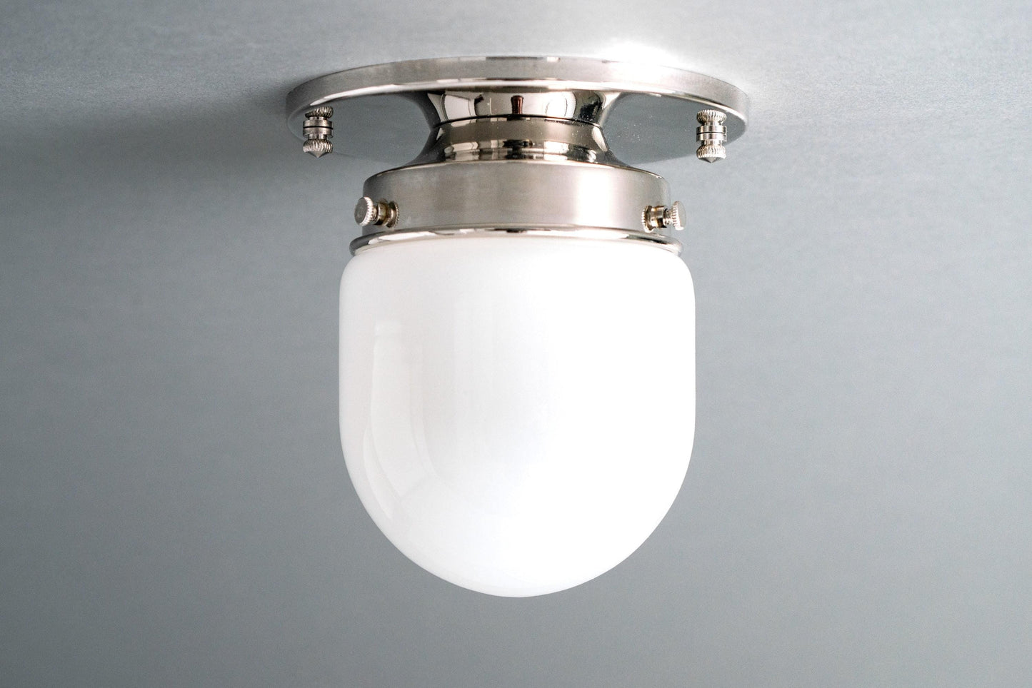 Plafonnier Art Déco Verre Opale – Ø13cm, Laiton ou Nickel