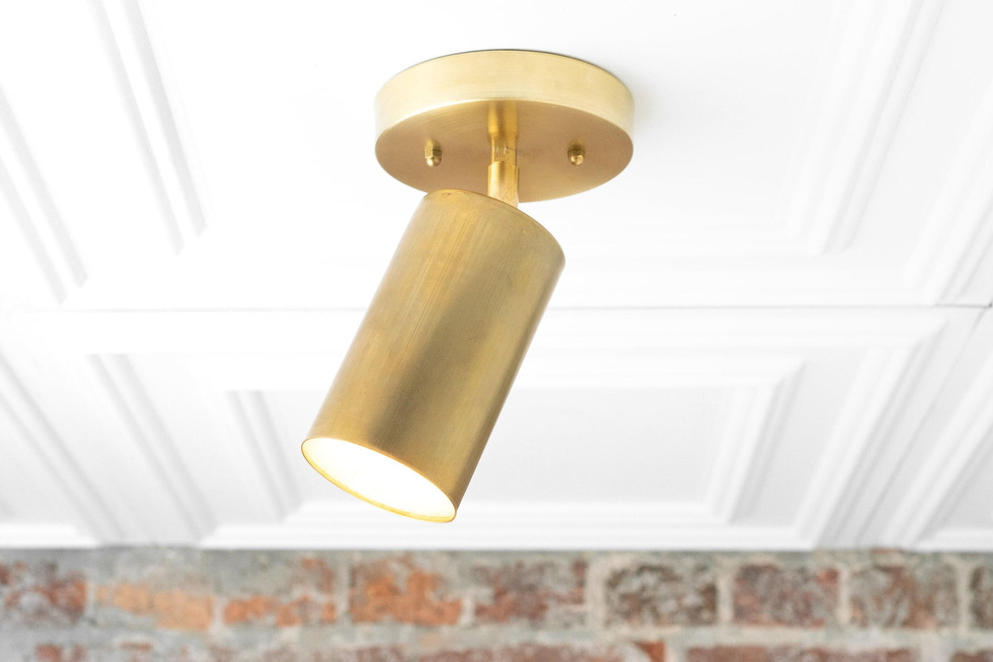 Spot Orientable Plafond Moderne – Laiton ou Noir Mat