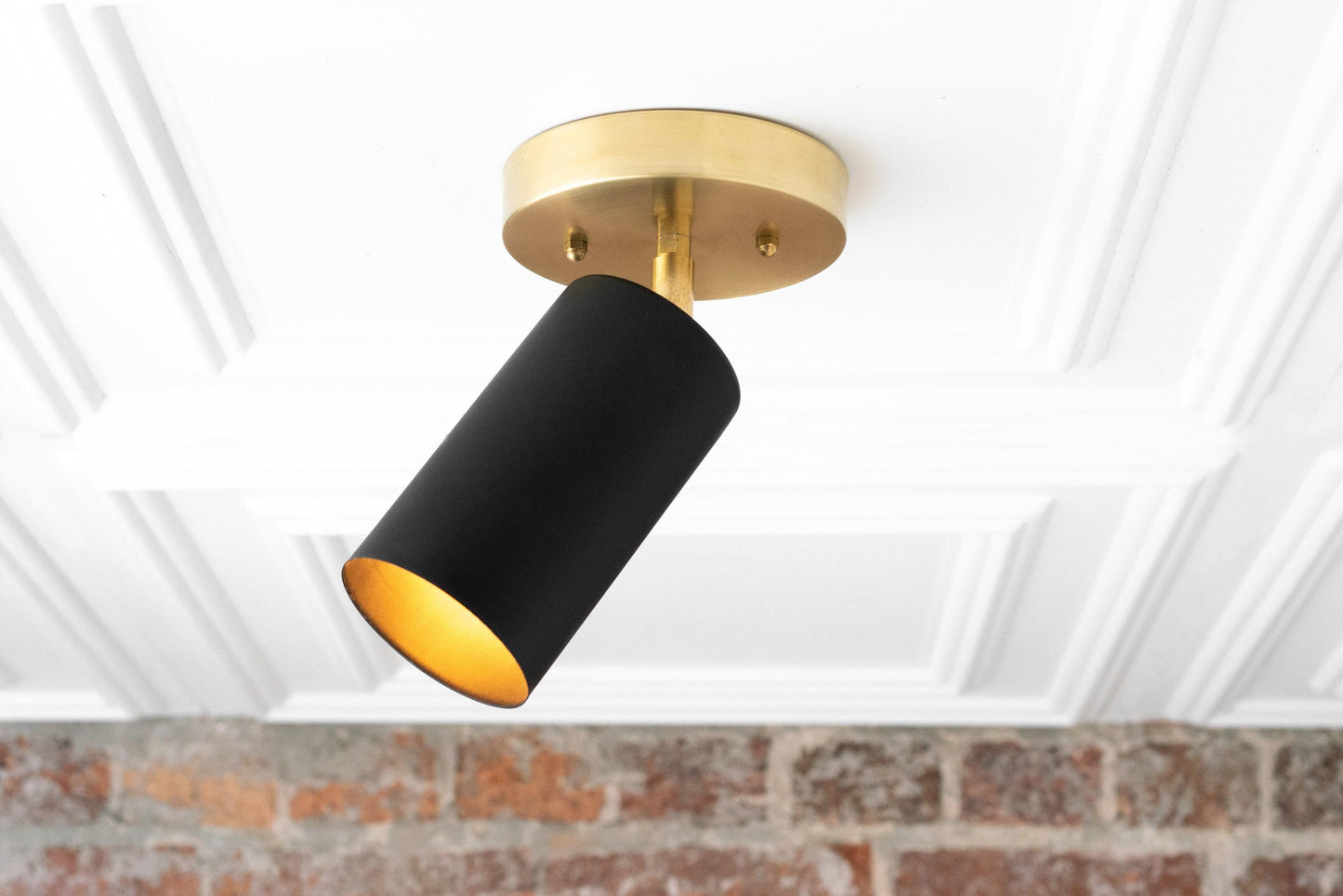 Spot Orientable Plafond Moderne – Laiton ou Noir Mat