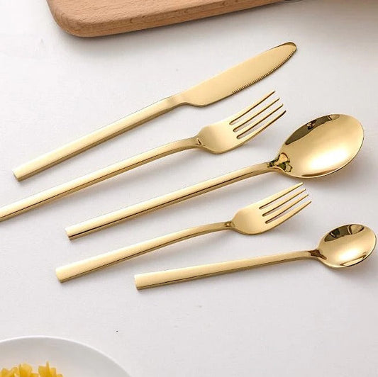 Set de couverts Arya 30 pièces – Élégance Moderne et Durabilité