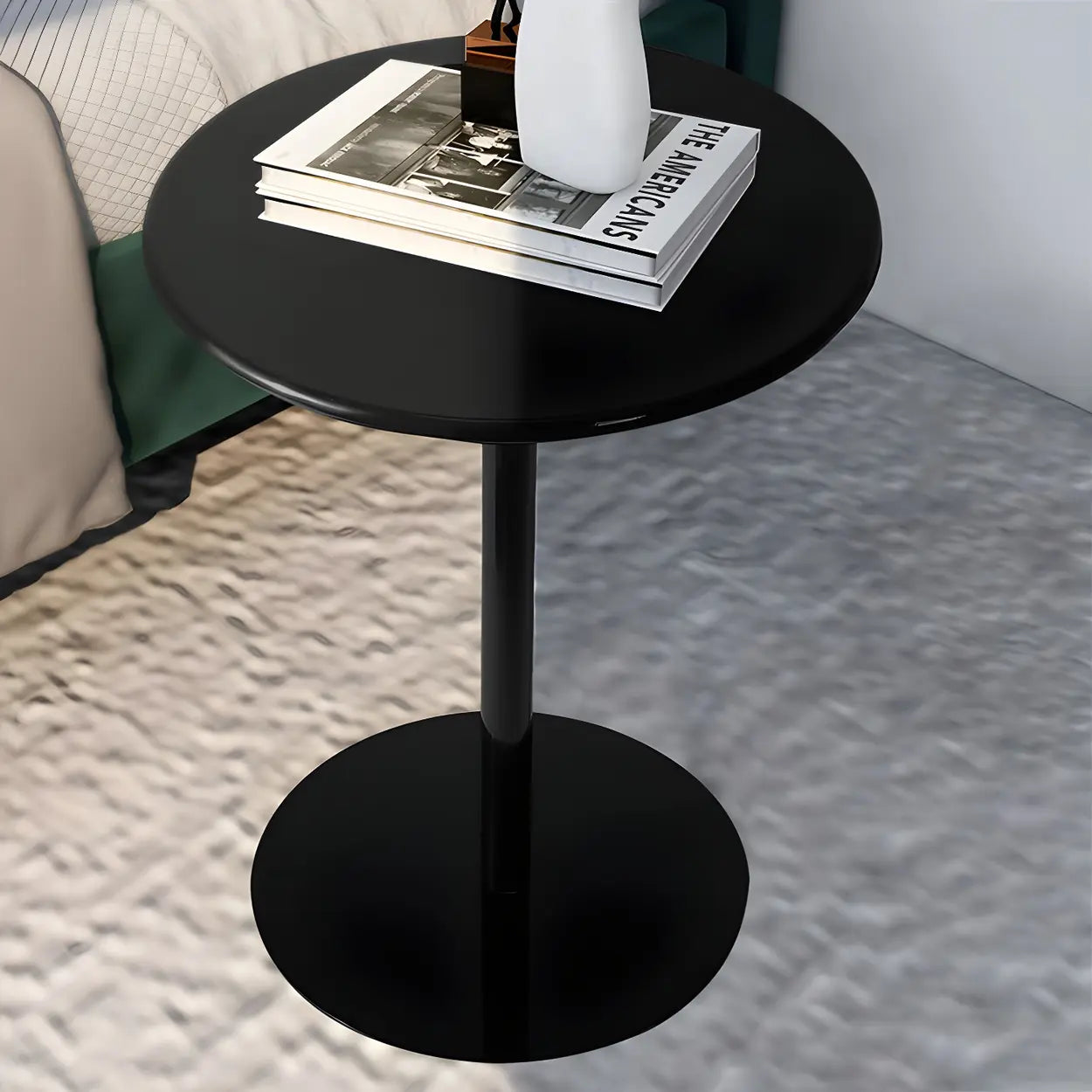 Table d’Appoint Ronde en Métal Finition Noire Minimaliste