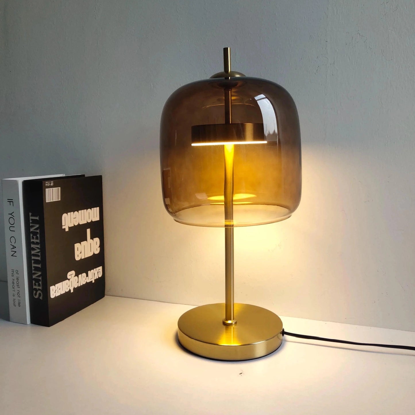 Lampe de Table en Verre Transparent – Élégance Nordique pour une Ambiance Moderne