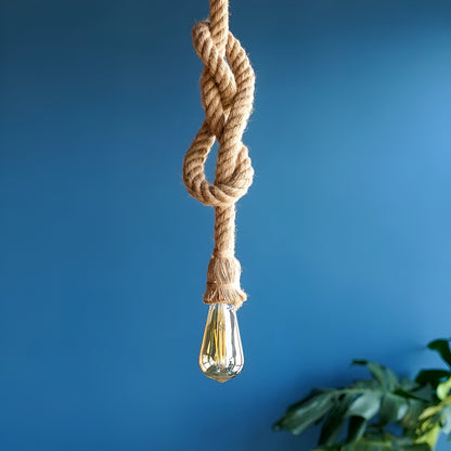 Suspension en corde de chanvre Rostock – Un éclairage rustique au charme audacieux