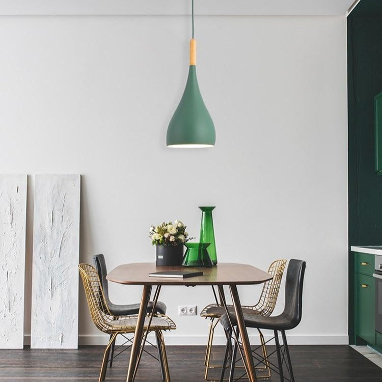 Suspension LED en Métal Coloré et Bâton en Bois Nordic - Élégance Scandinave Moderne