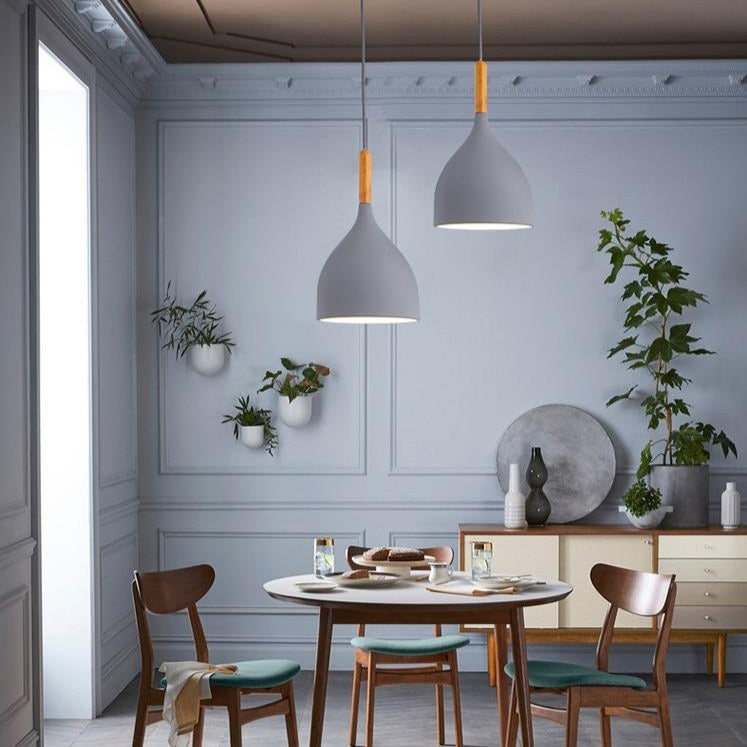 Suspension LED en Métal Coloré et Bâton en Bois Nordic - Élégance Scandinave Moderne