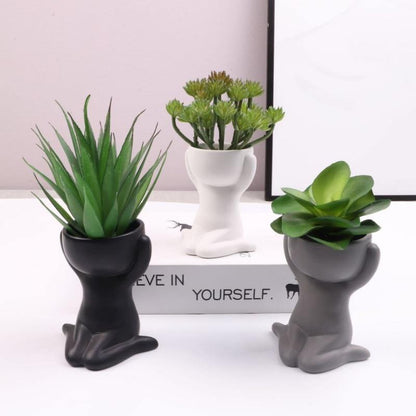 Cache-pot Céramique – Petit Personnage Assis pour Plantes Succulentes