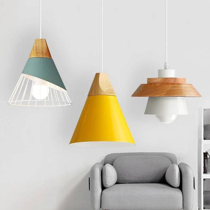 Nordic – Suspension en Métal Coloré et Bois aux Formes Modernes