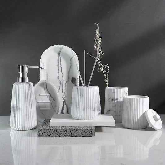Ensemble d’Accessoires de Salle de Bain en Grès – Élégance Sculptée au Style Nordique