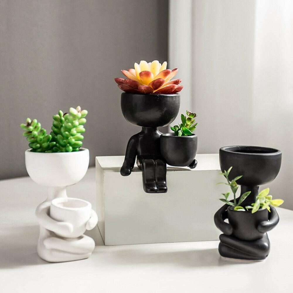 Cache-pot Céramique – Petit Personnage Assis pour Plantes Succulentes