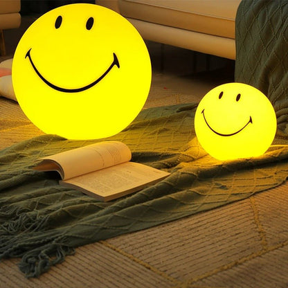 Veilleuse Smiley LED Rechargeable avec Commande Tactile